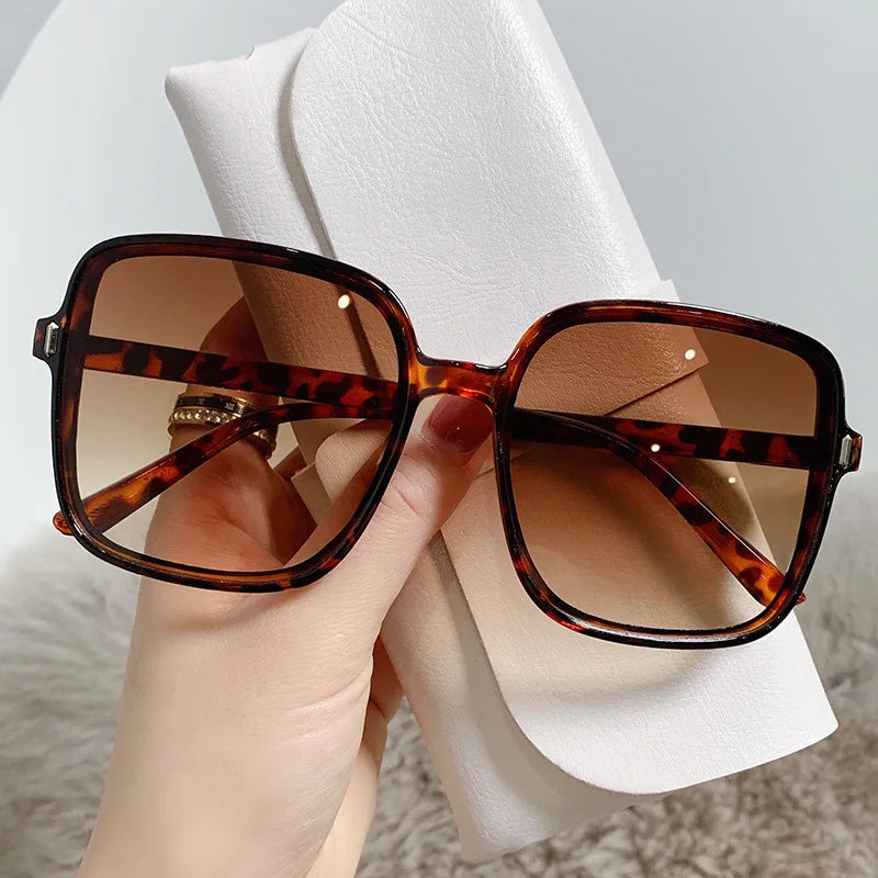 new model Oversized Sunglasses for Women Luxury Vintage Square Sun Glasses Classic UV400 Big Frame Lady Eyewear