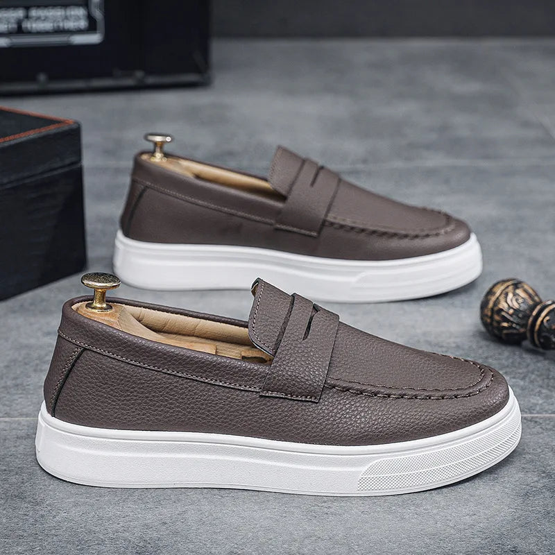 Mens loafers 2025 spring new British style casual leather shoes breathable comfortable trendy mens shoes Walking shoe