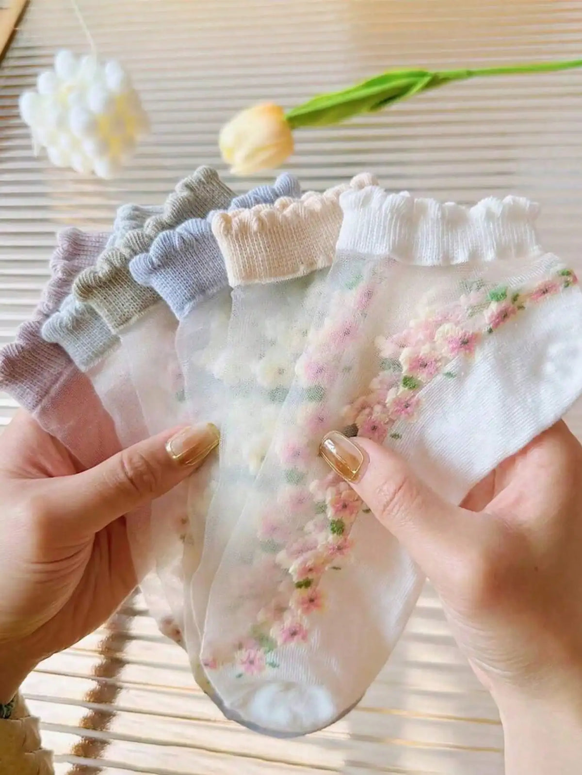 5 Pairs White Women Floral Patterned Sheer Socks, Breathable Thin Moisture Wicking, Suitable For Summer