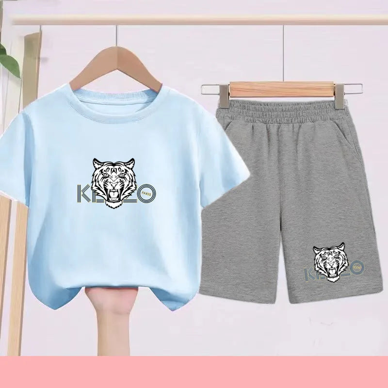 Children's Summer Black and White T-shirts Paired with Breathable and Quick-drying Sports Outfits - Suitable for Children3 to 13