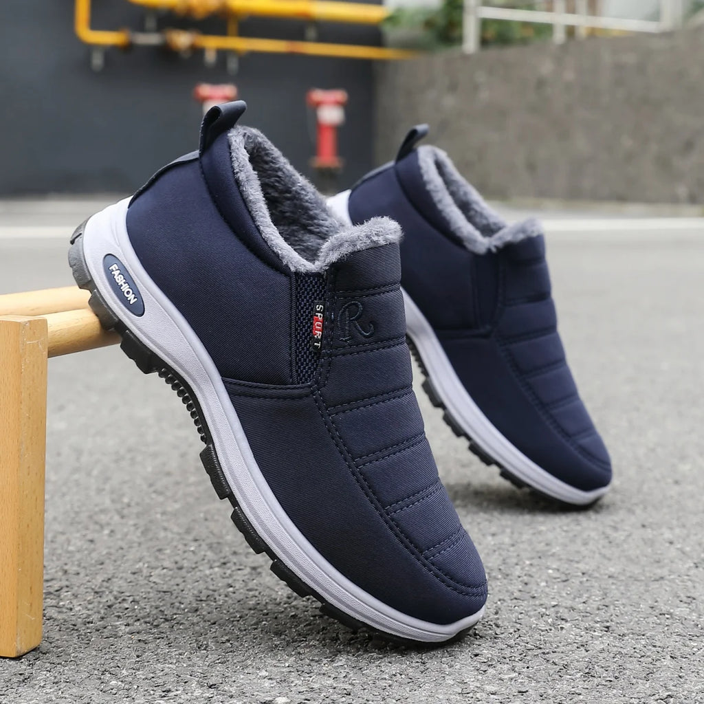 Men's casual snow boots: comfortable, warm, slip-on design, versatile and lightweight.